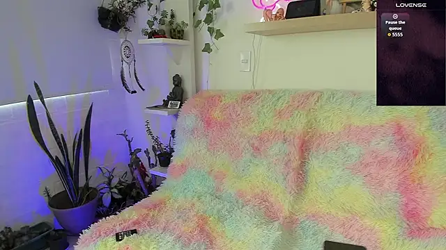 sarahminage  online show from February 2026 06:03:01 PM