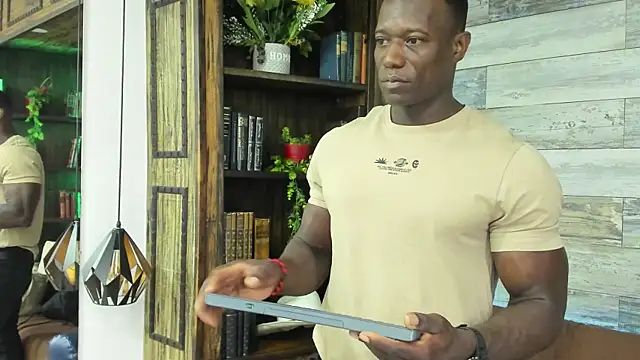 Snapshot of MarcusBlack_ chatting on July 2026 12:31:01 PM MarcusBlack online show from July 2026 12:31:01 PM