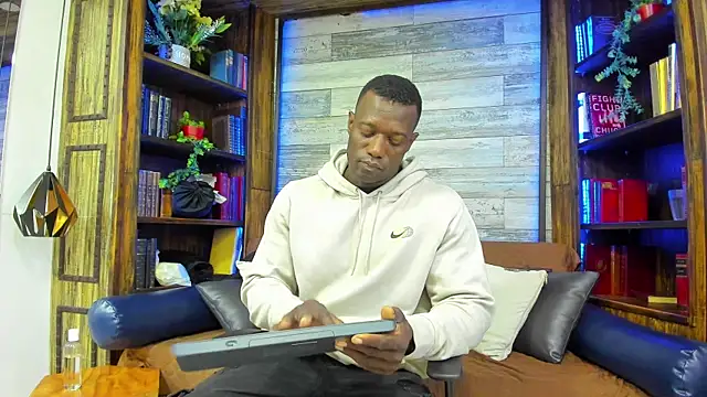 Snapshot of MarcusBlack_ chatting on July 2026 12:11:01 PM MarcusBlack online show from July 2026 12:11:01 PM