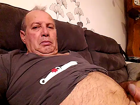 Vince072 online show from November 2025 04:12:01 AM