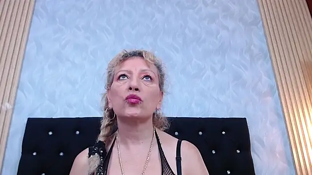 xandrinakarzon online show from February 2026 01:18:01 PM