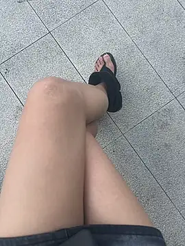 xiaoyuan01 online show from September 2025 02:33:01 AM