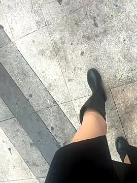 Snapshot of xiaoyuan01 chatting on December 2025 01:43:01 AM xiaoyuan01 online show from December 2025 01:43:01 AM