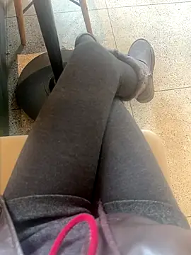 xiaoyuan01 online show from December 2025 03:44:02 AM