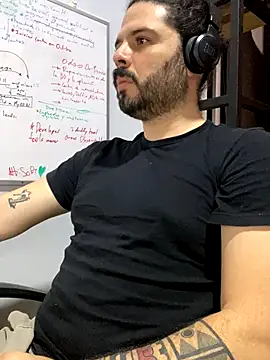 Snapshot of uto857 chatting on October 2025 05:02:02 PM uto857 online show from October 2025 05:02:02 PM