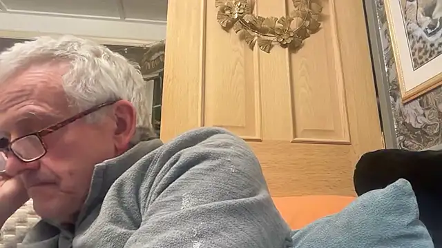 poggles online show from October 2025 10:36:01 PM