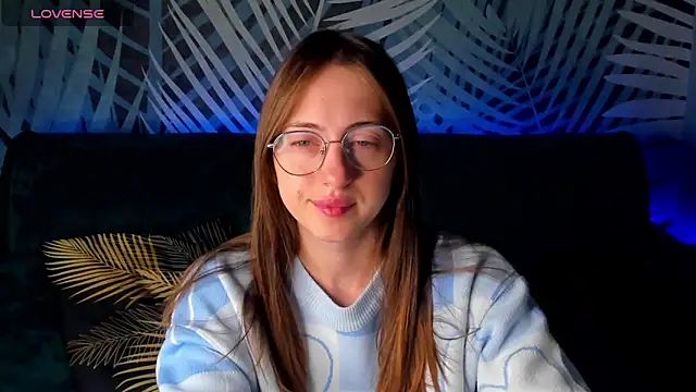 Snapshot of ChristyCrayme chatting on October 2025 10:08:02 PM ChristyCrayme online show from October 2025 10:08:02 PM