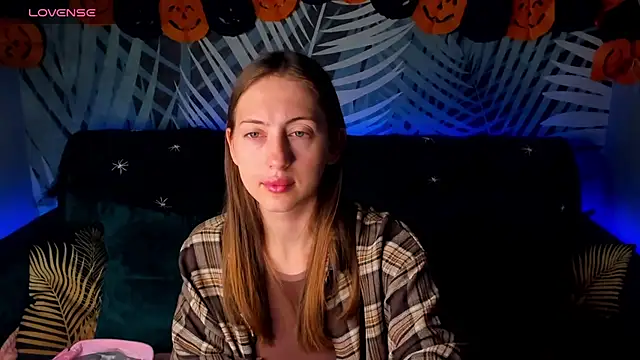 Snapshot of ChristyCrayme chatting on October 2025 10:10:01 PM ChristyCrayme online show from October 2025 10:10:01 PM
