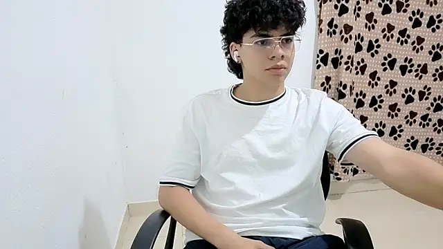 Snapshot of Kei_Dream chatting on October 2025 01:59:02 AM Kei Dream online show from October 2025 01:59:02 AM