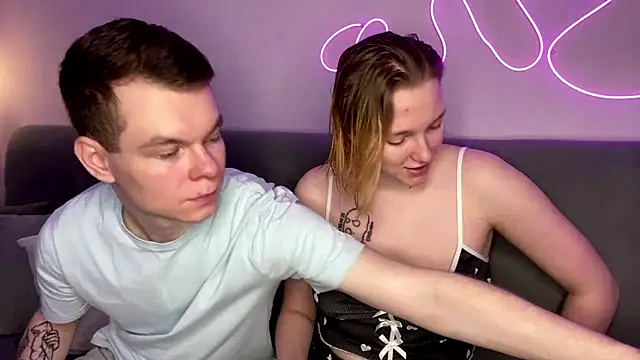 julielourens online show from November 2025 08:17:01 AM