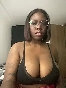 Snapshot of Alexia_24 chatting on May 2026 05:12:01 AM Alexia 24 online show from May 2026 05:12:01 AM