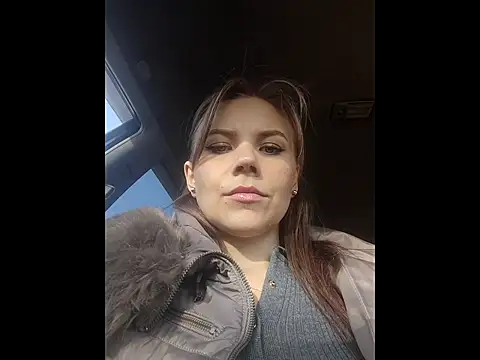 YOURLIKAA online show from December 2025 04:42:02 AM