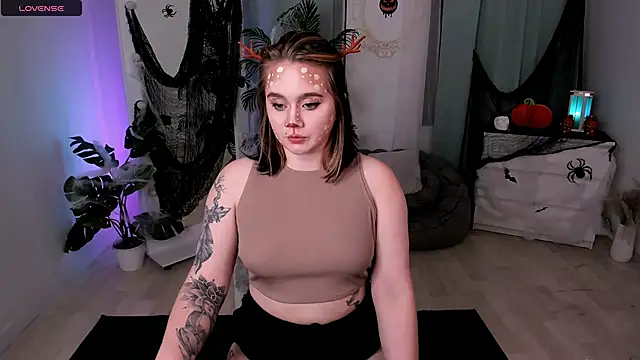 Snapshot of lunaalli chatting on October 2025 04:09:02 PM lunaalli online show from October 2025 04:09:02 PM