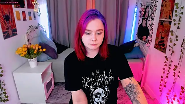 Snapshot of lunaalli chatting on November 2025 02:20:01 PM lunaalli online show from November 2025 02:20:01 PM