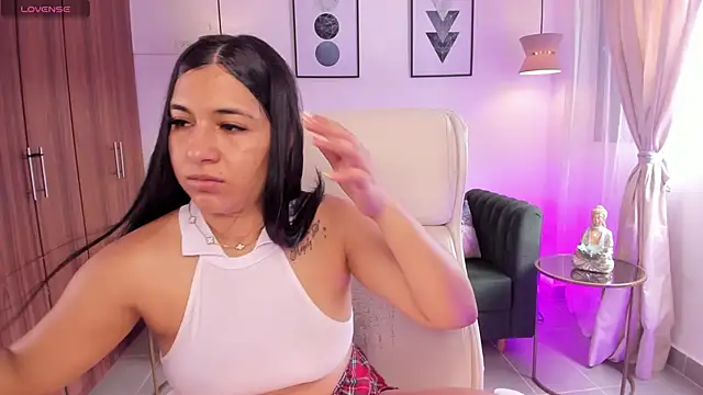 DANDARA THOM online show from November 2025 07:05:02 PM