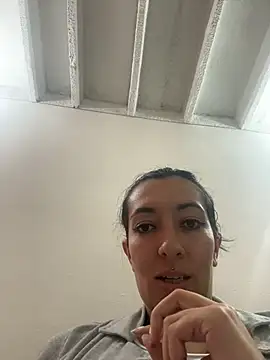 Snapshot of SALOME_KORLAND chatting on November 2025 08:08:02 PM SALOME KORLAND online show from November 2025 08:08:02 PM