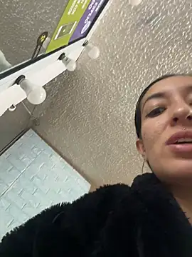 Snapshot of SALOME_KORLAND chatting on November 2025 03:12:02 PM SALOME KORLAND online show from November 2025 03:12:02 PM