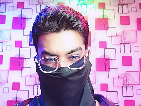 ChiseledCharm online show from December 2025 06:35:02 PM