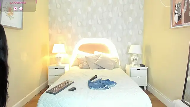 isabella milf  online show from December 2025 07:09:01 PM