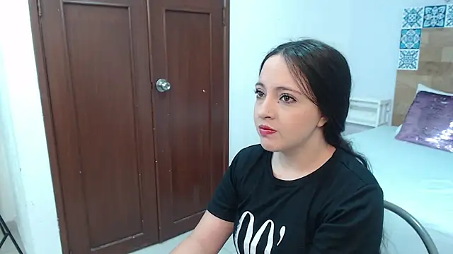 ScarletLevis online show from October 2025 10:24:01 AM