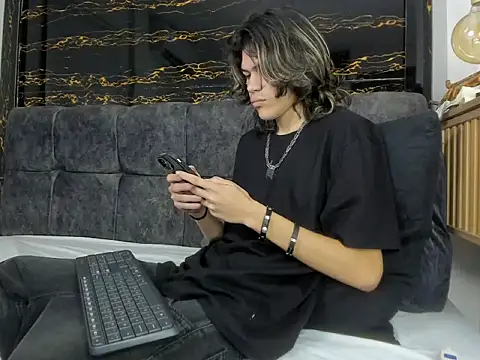 Diamond twink online show from February 2026 02:58:02 PM