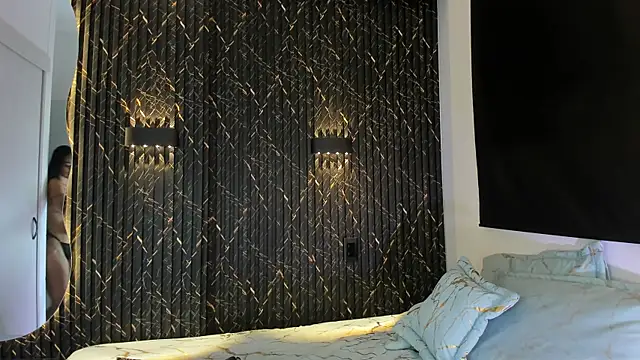 ZOETTAYLOR online show from November 2025 11:14:02 PM