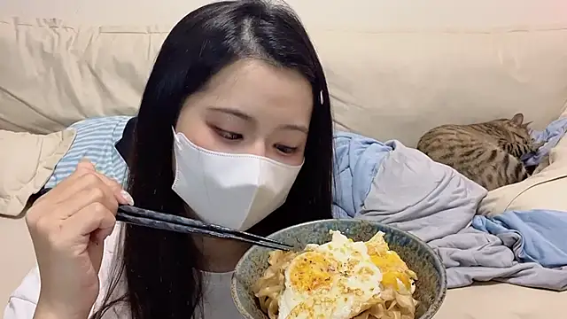 LHeart online show from October 2025 12:38:02 PM