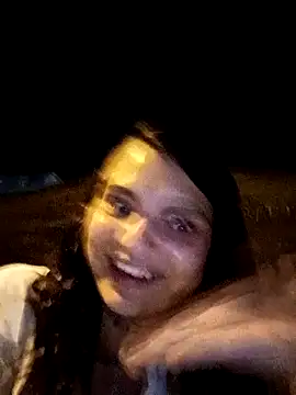 Snapshot of Alis_1327 chatting on September 2025 01:31:02 AM Alis 1327 online show from September 2025 01:31:02 AM