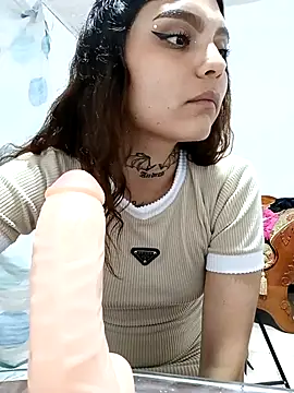 Snapshot of Alis_1327 chatting on October 2025 12:42:01 AM Alis 1327 online show from October 2025 12:42:01 AM