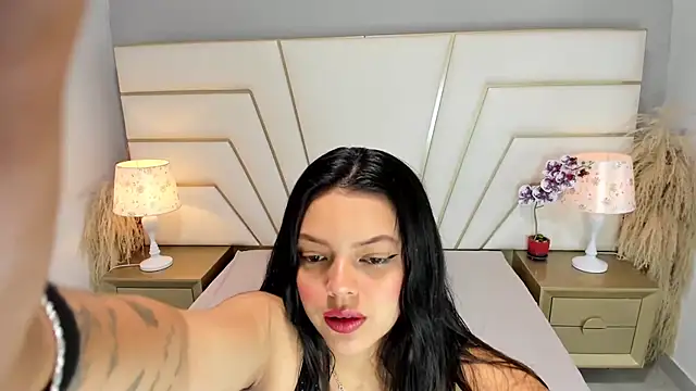 Snapshot of Lucianaa_Collins chatting on November 2025 12:05:02 PM Lucianaa Collins online show from November 2025 12:05:02 PM