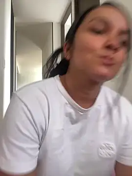 Nova Gabriela online show from November 2025 03:34:02 PM