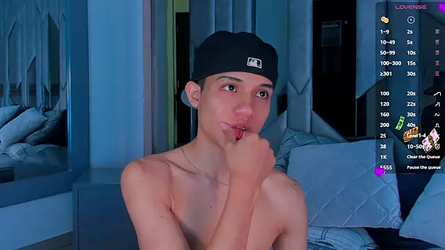 Sebax Young online show from October 2025 07:54:02 PM