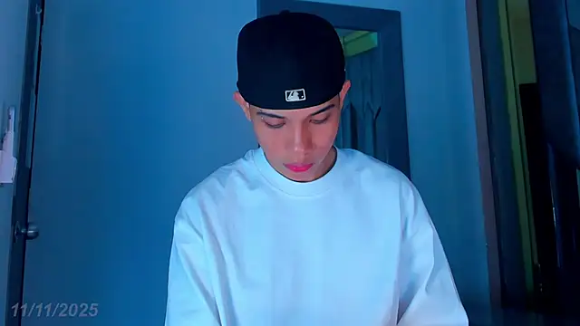 Sebax Young online show from November 2025 07:58:01 PM