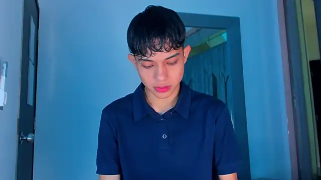 Sebax Young online show from November 2025 08:33:02 PM