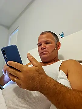 cubanitofeliz40 online show from October 2025 11:33:02 AM