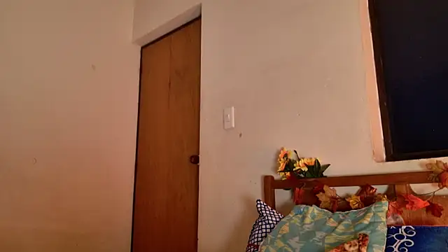 Snapshot of _MoonLipson_ chatting on September 2025 05:09:02 AM MoonLipson online show from September 2025 05:09:02 AM