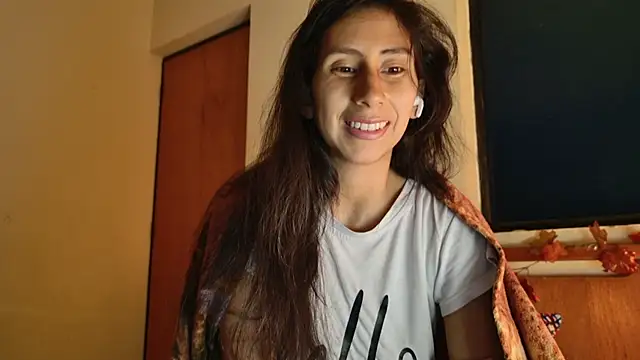Snapshot of _MoonLipson_ chatting on October 2025 06:02:02 AM MoonLipson online show from October 2025 06:02:02 AM