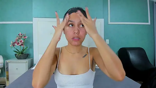 ania gomez online show from November 2025 09:57:01 PM