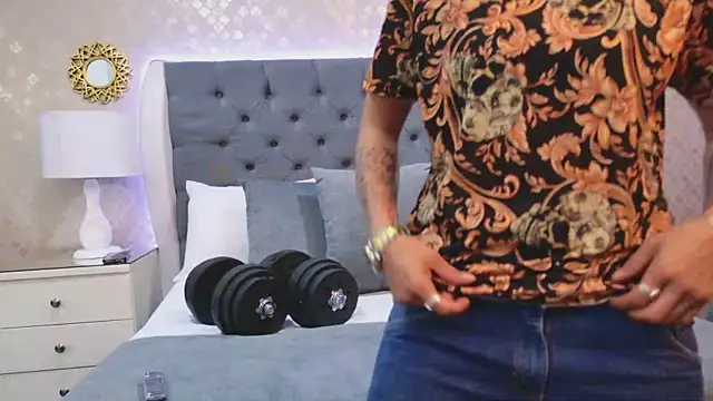 ZoeKrug online show from December 2025 11:36:02 AM