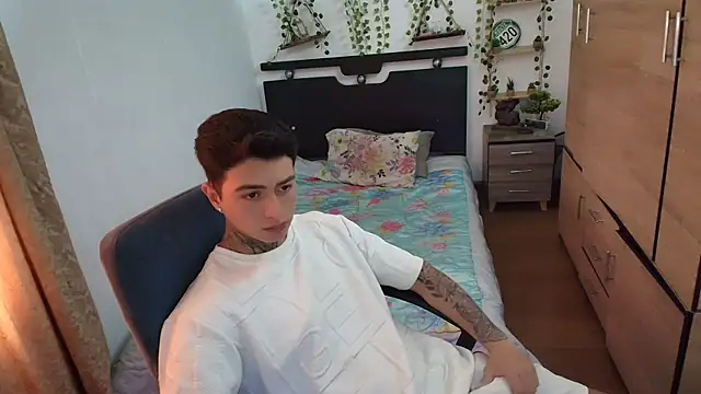 Snapshot of santii_ss chatting on August 2026 01:16:02 PM santii ss online show from August 2026 01:16:02 PM