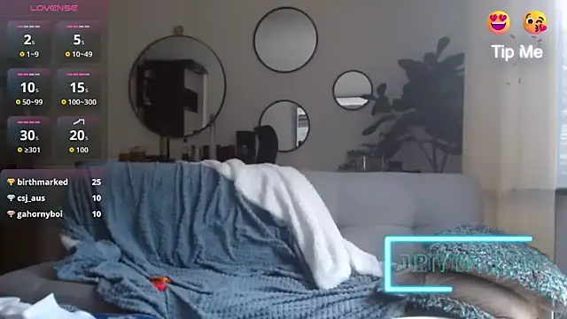 alloallo420 online show from September 2025 08:43:01 PM