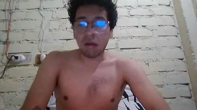 LecheDeSoya666 online show from December 2025 04:40:01 AM