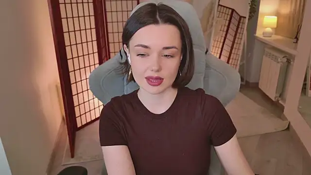 Snapshot of AvaFlower chatting on November 2025 03:16:02 PM AvaFlower online show from November 2025 03:16:02 PM