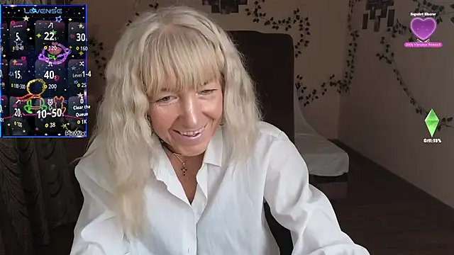 Snapshot of Laura_Gol chatting on October 2025 09:04:02 PM Laura Gol online show from October 2025 09:04:02 PM