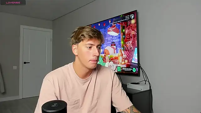 DaniHort online show from December 2025 09:02:01 AM