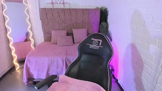 juanita tay online show from December 2025 11:30:02 AM