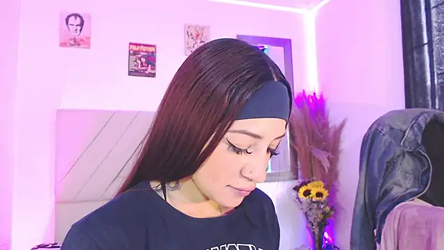 Snapshot of Anna_belly chatting on October 2025 03:18:01 PM Anna belly online show from October 2025 03:18:01 PM