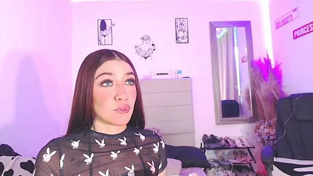 Snapshot of Anna_belly chatting on February 2026 01:06:01 PM Anna belly online show from February 2026 01:06:01 PM