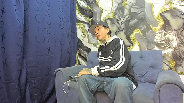 Snapshot of StraightBoy_Nick chatting on May 2026 04:54:01 AM StraightBoy Nick online show from May 2026 04:54:01 AM