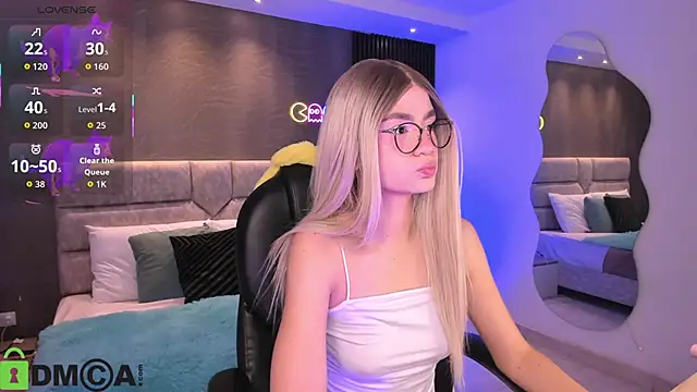 Snapshot of Arinextdoor chatting on October 2025 10:12:01 PM Arinextdoor online show from October 2025 10:12:01 PM